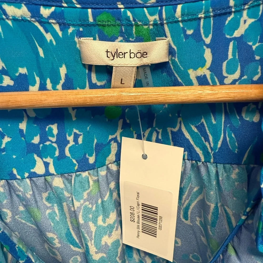 NWT 100% Silk Blue Patterned Women's Top - Picture 3 of 4